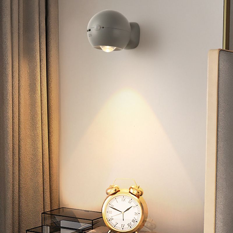 Modernism Single Polished Wall Mounted Sconce Metal Wall Light for Bedroom