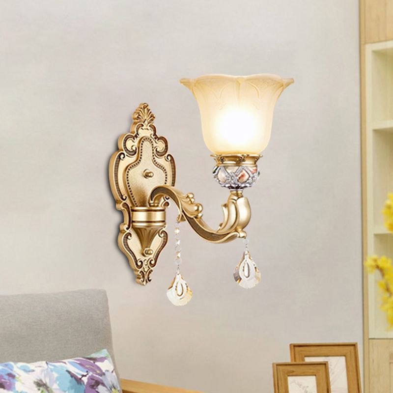 Bell Wall Sconce Contemporain 1 tête à facette Crystal Finnial Mur Mount Éclairage en or