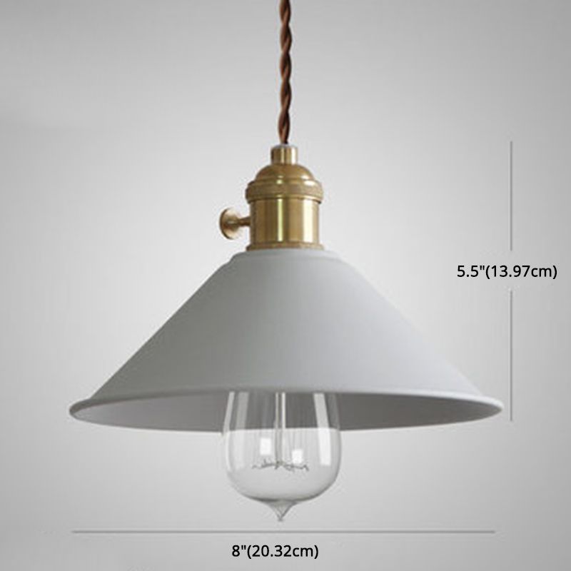 Lampada a ciondolo a ciondolo a pendente conica a pendente in metallo.