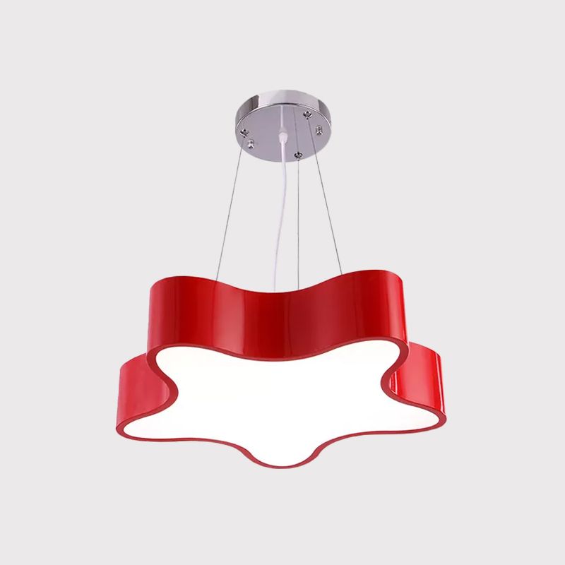 Kit d'éclairage pendentif LED Kids avec une nuance en acrylique rouge / jaune / bleu étoile suspendue Chandelier pour chambre à coucher