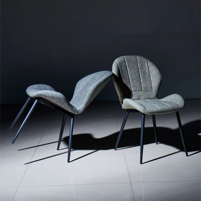 Silla lateral casera tapizada escandinava Silla de comedor con respaldo lateral y acabado mate
