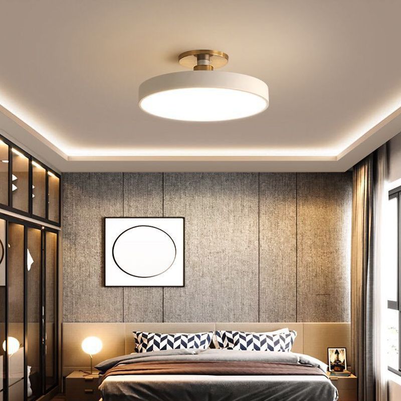 Nordic Style Round Ceiling Light Metal LED Semi Flush Mount Light for Bedroom