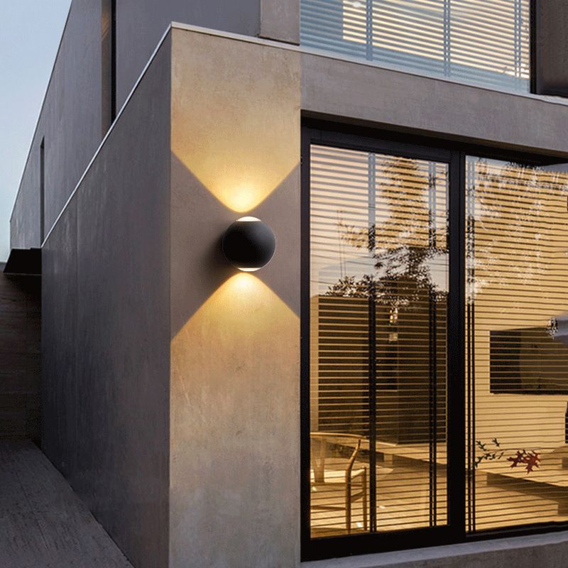 Modern Creative LED Waterproof Wall Lamp Aluminium Sphere Wall Sconce with Clear Glass Shade