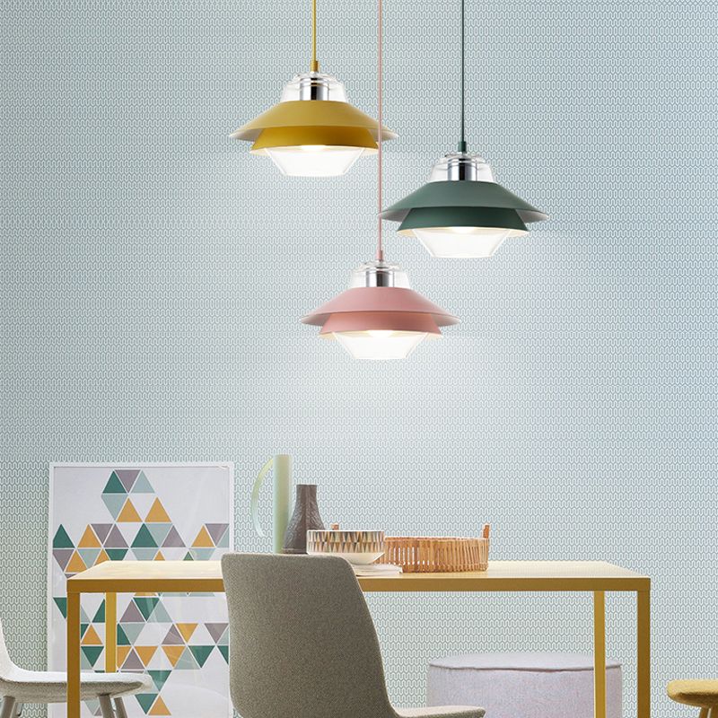Macaron Small Pendant Lampe Suspension Light avec une teinte en verre pour salle à manger