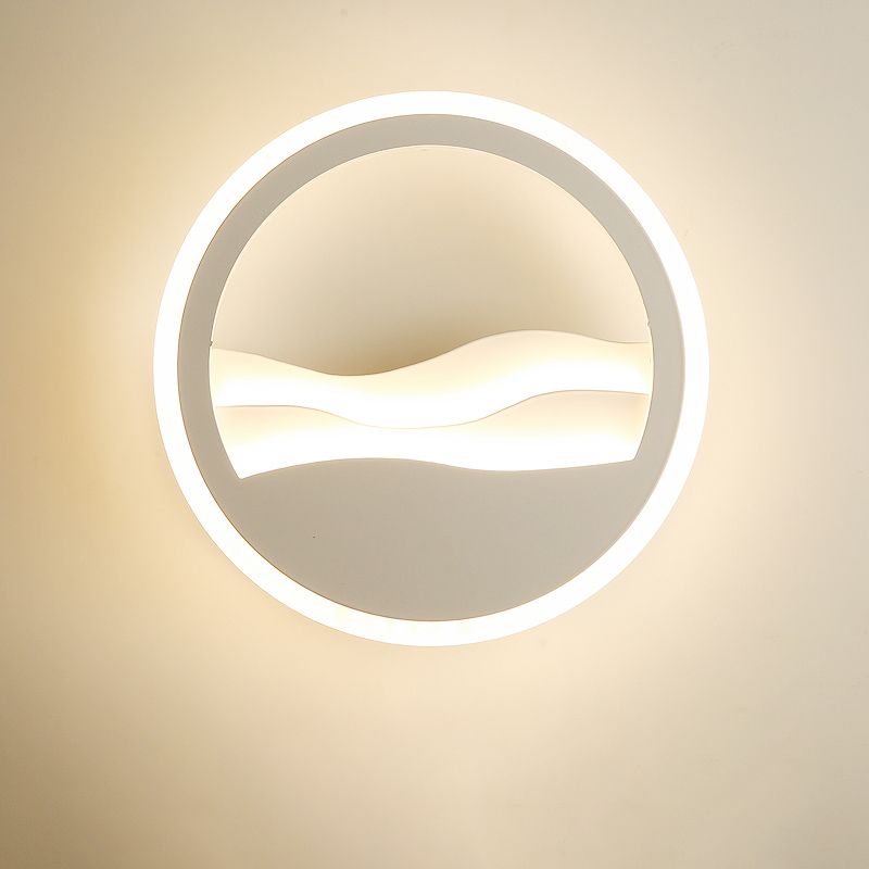 Unique Shape Wall Light Modern Style Metal Single Light Wall Mounted Light Fixture