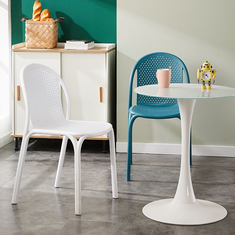 Chaise d'appoint de salle à manger empilable en plastique Chaises de salle à manger scandinaves sans accoudoirs (Ensemble de 4)