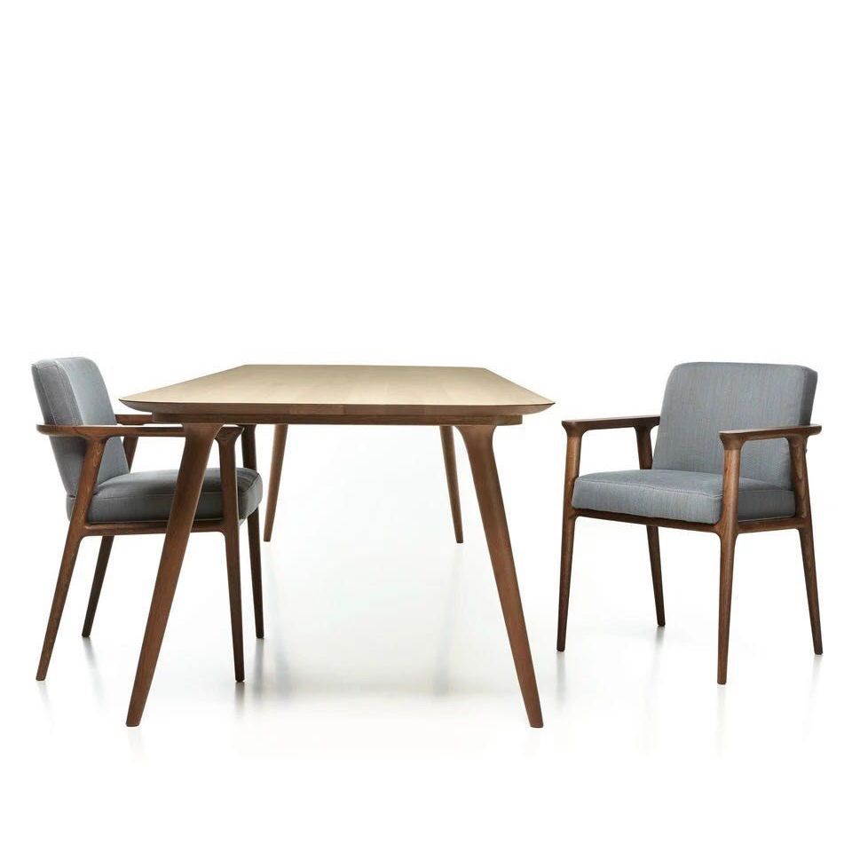 Mesa de color madera con forma rectangular, mesa de madera maciza, simplicidad con 4 patas