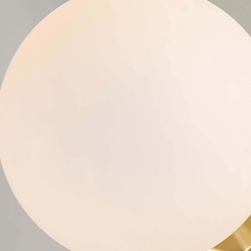 Éclair de mur de boue en verre style moderne.