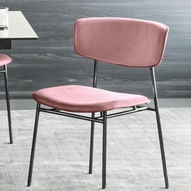 Chaise latérale de restaurant contemporaine en cuir, chaise de salle à manger ouverte de couleur foncée