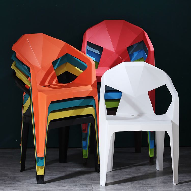 Chaises de restauration en plastique de style moderne chaises latérales empilables pour la cuisine