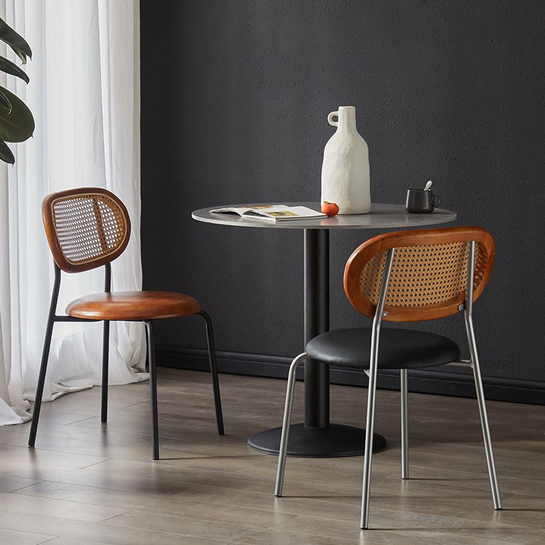 La imitación de cuero del diseño industrial que cena las sillas abre la silla lateral trasera
