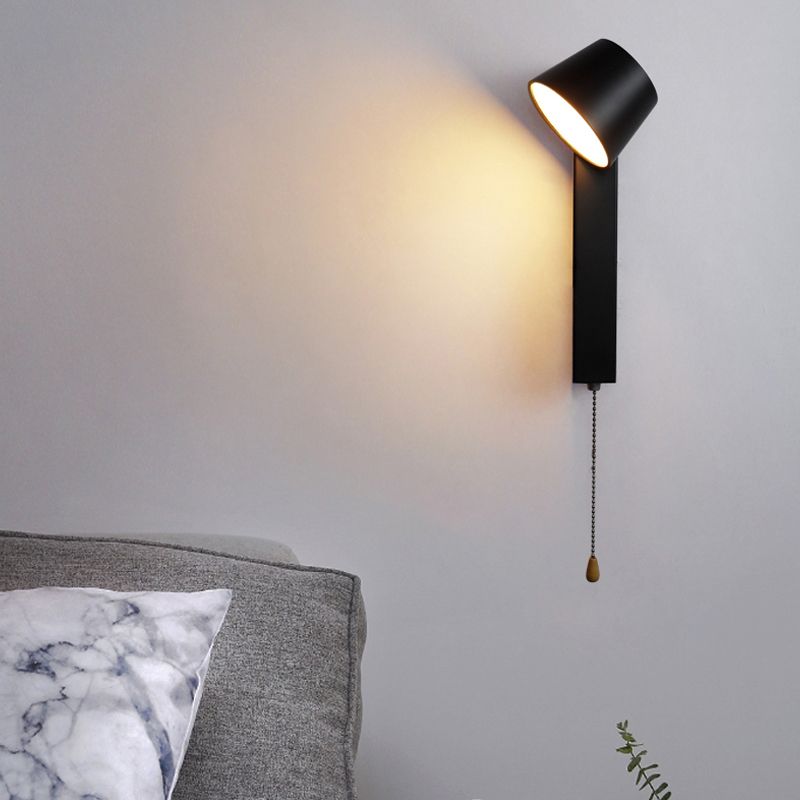 Nordic Metal Wall Light Straight Rotatable LED Wall Sconce for Living Room