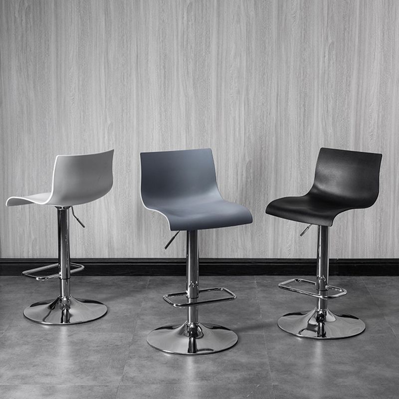Conception sans bras de tabouret de bar pivotant de taille réglable de tabouret de bar de style industriel d'intérieur