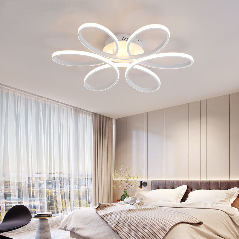 Metalen bloemvormige semi-inbouw plafondlamp Minimalistische LED-inbouwlamp voor woonkamer