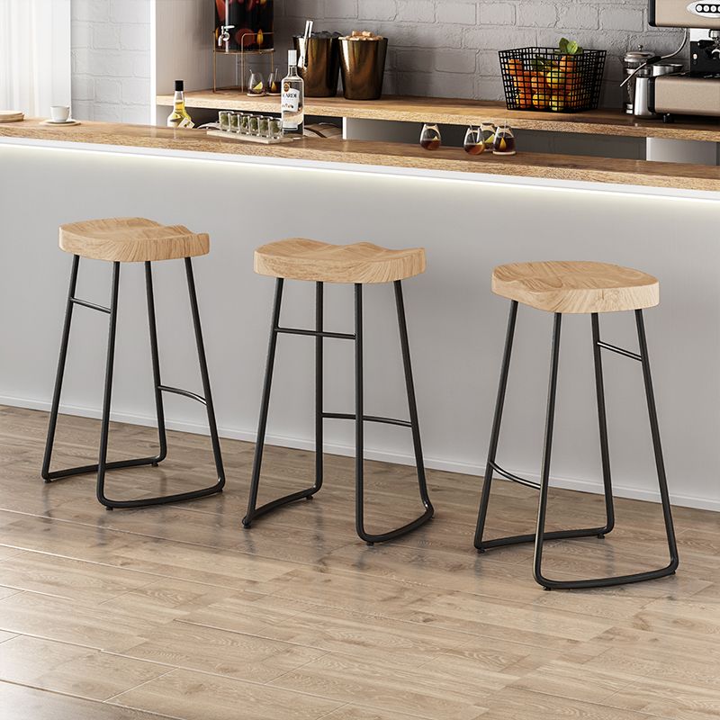 Sgabelli da bar moderni in legno senza schienale sgabello sedile contornato con gambe di ferro