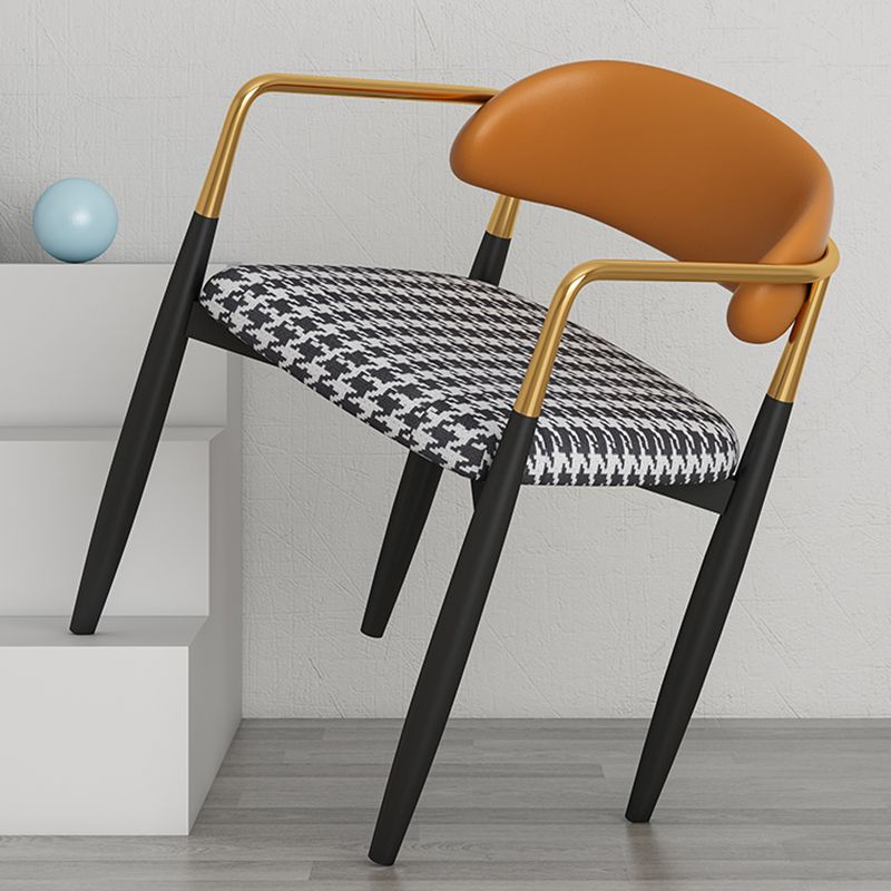 Eigentijdse stijl eetstoelen eetarm open achterstoelen met metalen benen