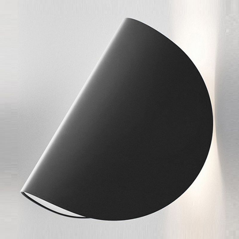Unique Shade Metal Wall Sconce Modern Style Single Light Wall Mount Light