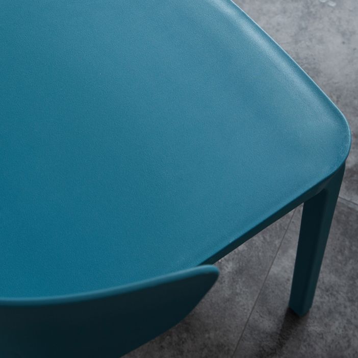 Chaise de salle à manger empilable en plastique à oreilles de fauteuil contemporain à la maison