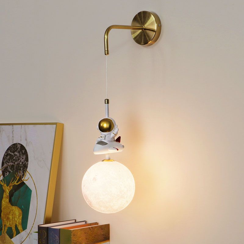 1-Light Bedroom Resin Wall Lighting Contemporary Globe Sconce Light in Gold