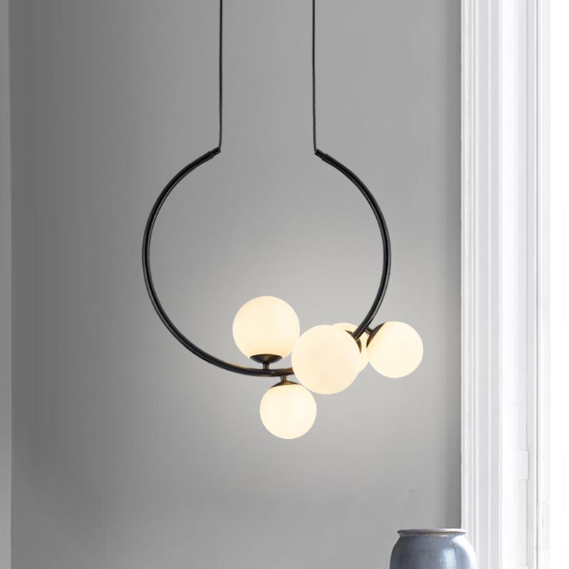 Lampada lampadario a cerchio aperto nero/nero lampada lampada moderna a 5 teste a 5 teste illuminazione a sospensione con tonalità in vetro di latte a bolle