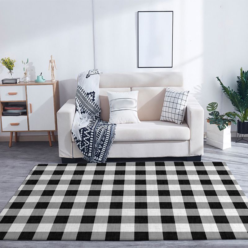 Black and White Bedroom Rug Modern Check Pattern Area Rug Polyester Washable Stain-Resistant Carpet