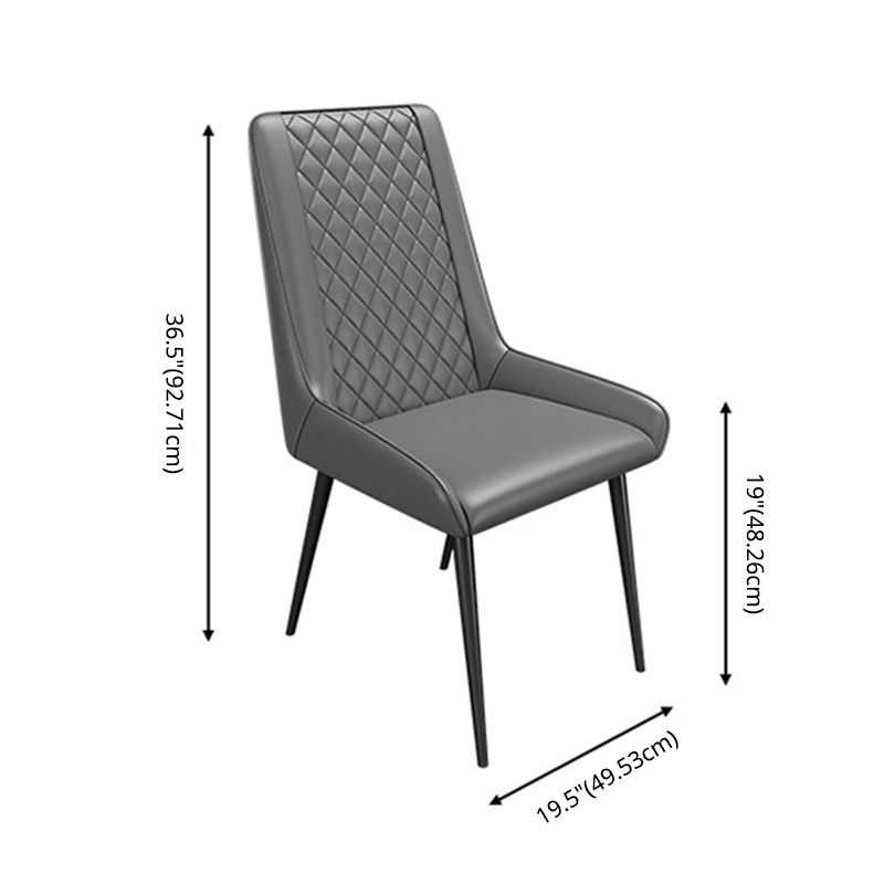 Juego de comidas minimalistas con mesa de comedor de piedra sinterizada y sillas tapizadas