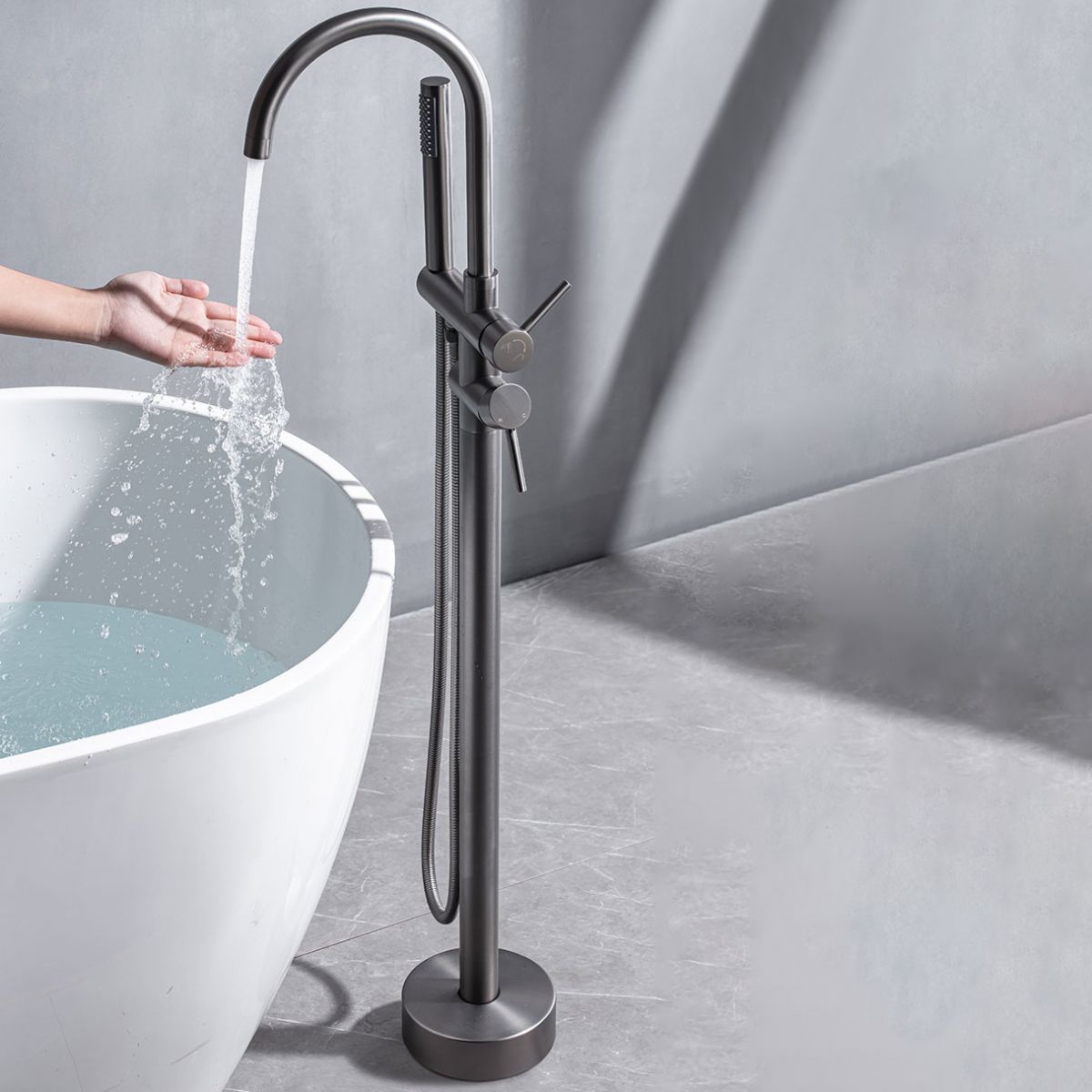 Floor Mounted Copper Freestanding Tub Filler Freestanding Rotatable Tub Filler Trim