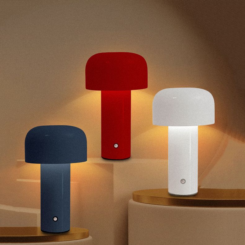Modern Chargeable Table Lamp 1-Light Desk Light with Iron Shade for Living Room