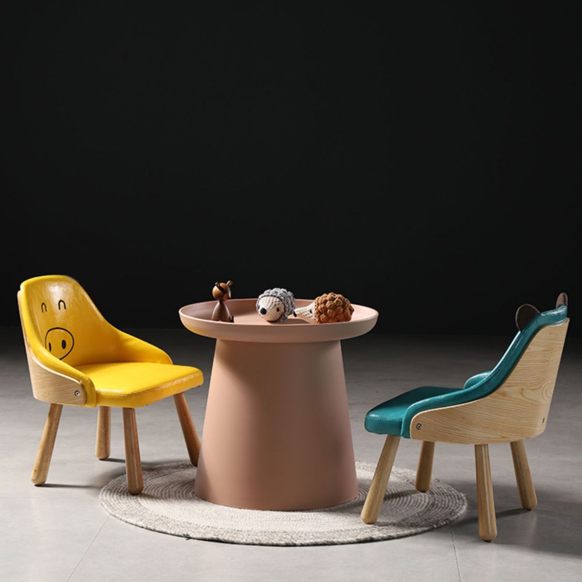 Scandinavian Round Tray Top Side End Table Plastic Pedestal End Table