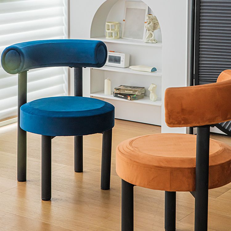 Silla de comedor de terciopelo contemporáneo, silla sin brazos de comedor de metal para uso en restaurantes