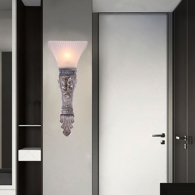 Verre en verre évasé Moup de paroi lumineux Corridor Rustique Lumière avec base en argent