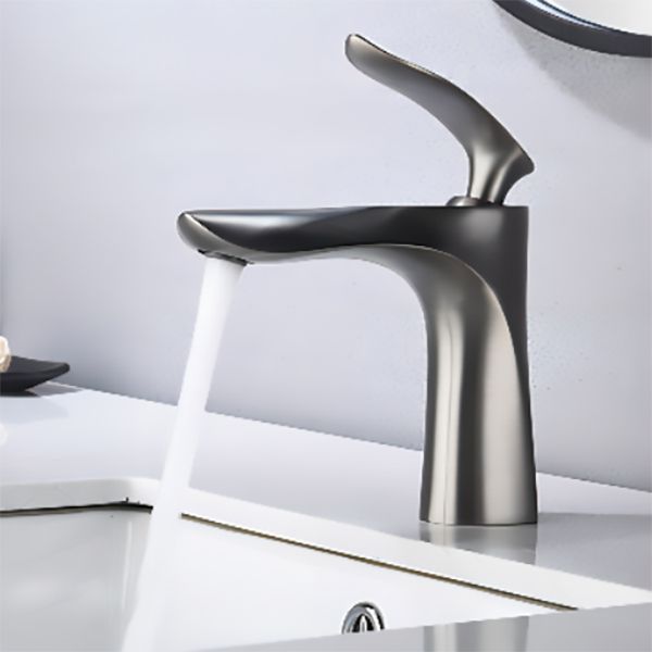 Contemporary Centerset Faucet Lever Handle Low Arc Solid Brass Faucet