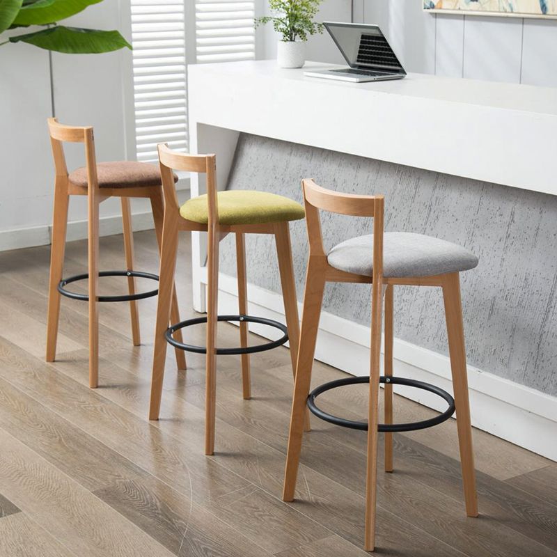 Taburete de bar de estilo industrial, asiento redondo con patas de madera con respaldo bajo para barra de cocina