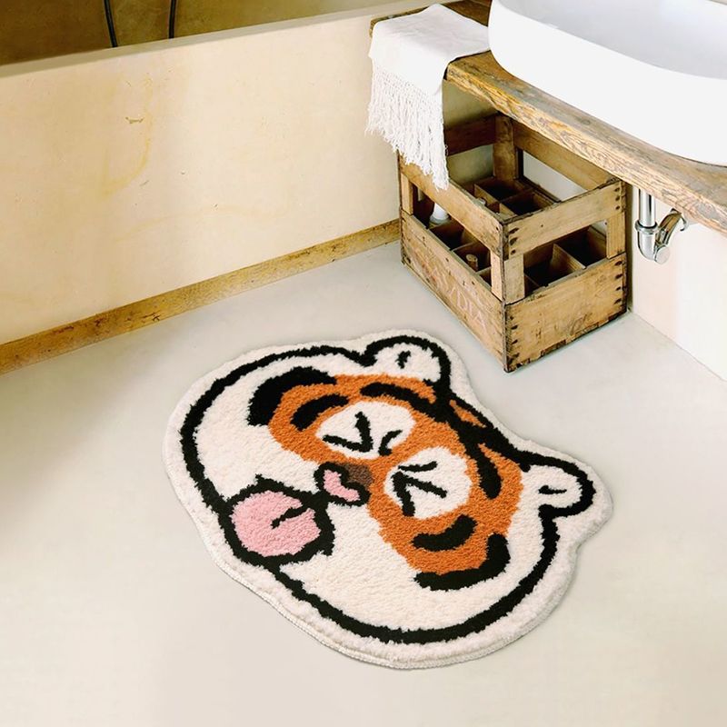 Novelty Bold Tiger Pattern Rug Orange Tone Polyester Carpet Stain Resistant Area Rug for Home Decor