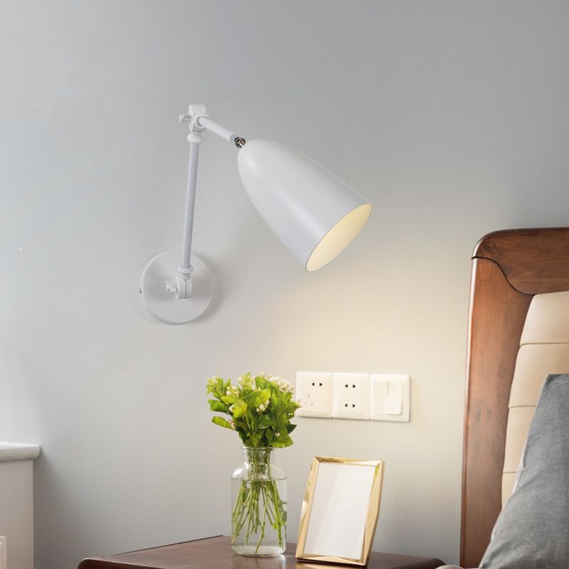 Lampada da parete a forma di cono in metallo, in stile contemporaneo montato da parete