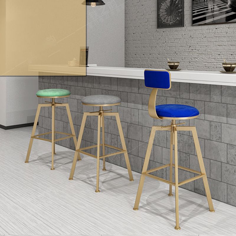 Cabresco de barra de estilo glamoroso con altura ajustable girando el asiento redondo del asiento en oro