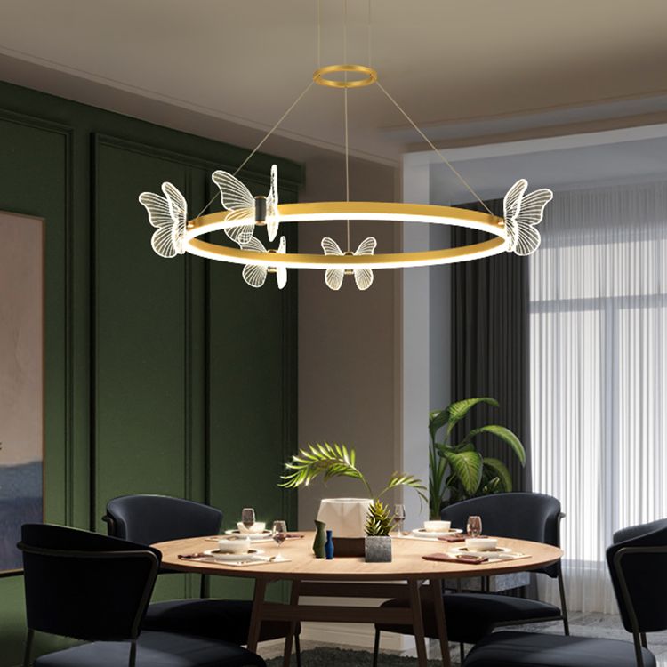 Lustre en or moderne