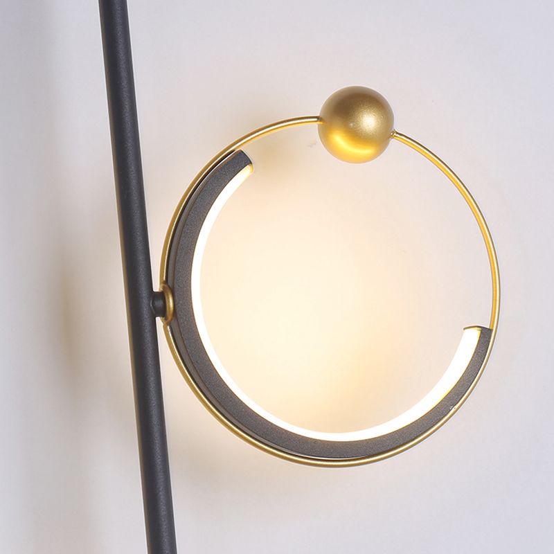 Nordic Style Wall Light Circle Shape LED Wall Lamp with Acrylic Shade for Bedroom