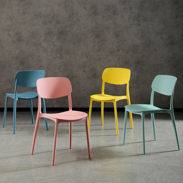 Sillas modernas de comedor y acento Silla sin brazos con respaldo abierto de plástico para interiores y exteriores