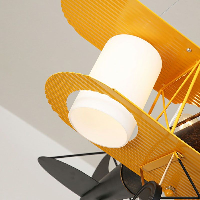 Aircraft Chandelier Pendant Cartoon Metallic Jaune LED Plafond Light avec cylindre Grossed Glass Shade