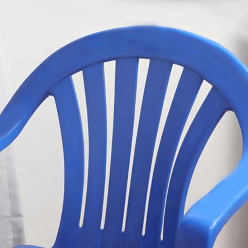 Sillón de estilo contemporáneo con respaldo de listones de plástico, silla auxiliar de comedor apilable