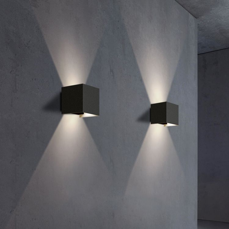 Quadratische Metallwandlampen 1-Licht-LED Moderne Außenwandhalterlampe für Garten