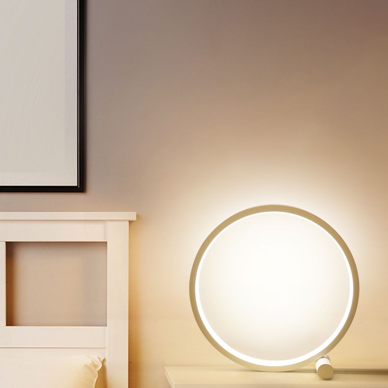 Lampada da tavolo Circle 1 luce Lampade da comodino contemporanee in metallo per camera da letto