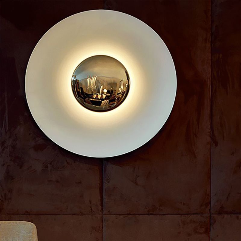 Luz de pared de estilo posmoderno Luz de apliques de pared de 1 luz con sombra de hierro para sala de estar