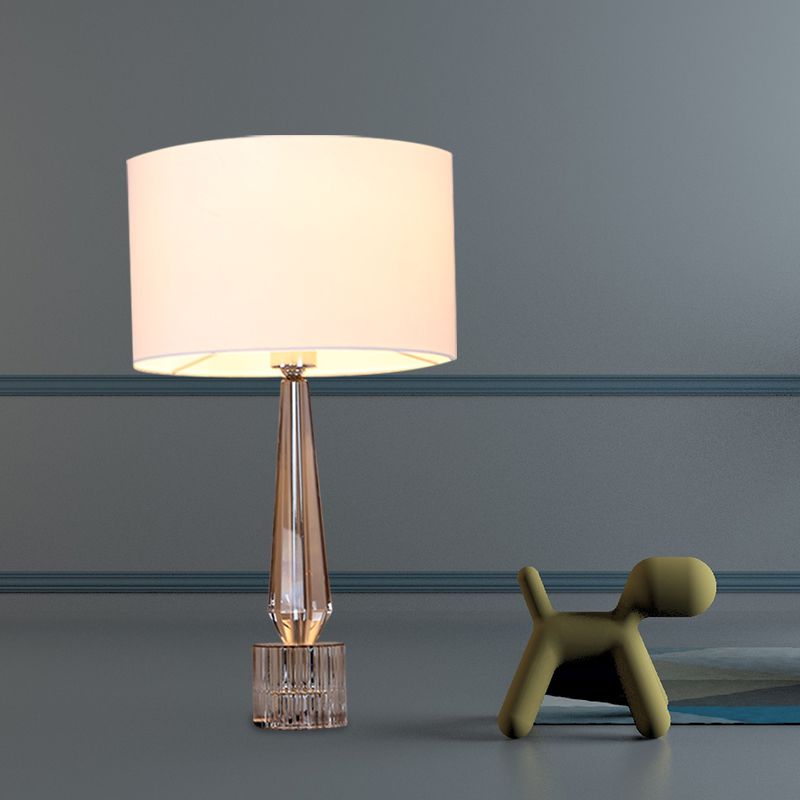 1 Kopf schattierte Nachttischlampe Traditioneller Speer klarer Kristalltischlicht in Flaxen/Weiß/Schwarz für Wohnzimmer