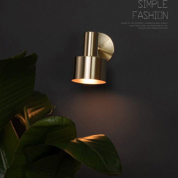 7.5" H Torch Shaped Metal Wall Lamp 1-Light Post-modern Style Sconce Lights in Gold