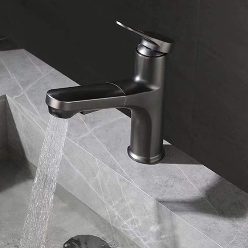 Contemporary Pull-out Faucet Single Lever Handle Faucet for Bathroom