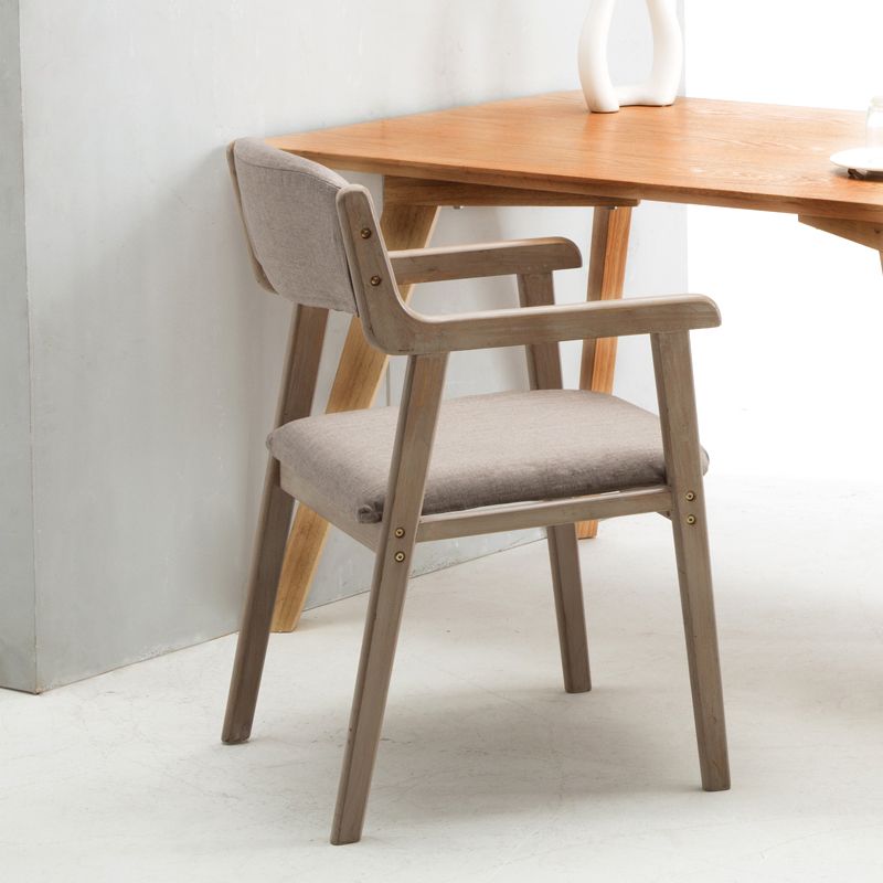 Chaise de salle à manger contemporaine avec accoudoirs ouverts de 18 po de large et 4 pieds en bois pour un usage domestique