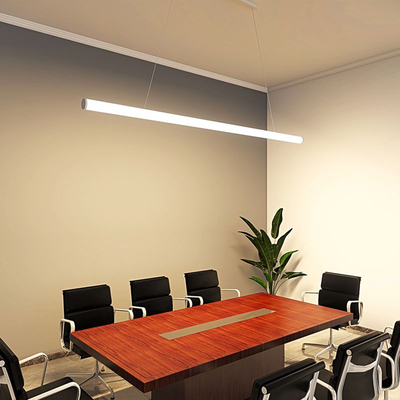 Moderne lineare Insel Kronleuchter Lichter Acrylinsellampen im weißen Finish