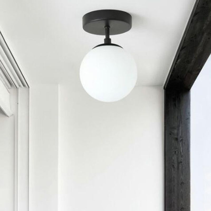 Lustre semi-affleurant sphérique contemporain, luminaire de plafond en verre dépoli à 1 lumière pour couloir